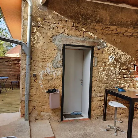 Les Plumes Apartment